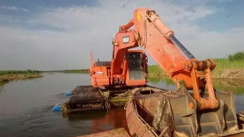 水陸挖掘機(jī)