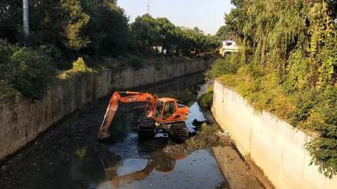 水陸挖掘機(jī)