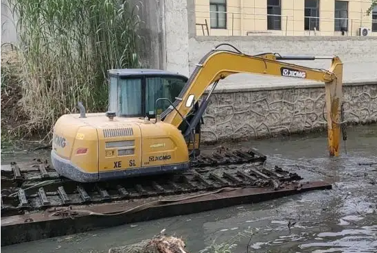 水陸挖掘機